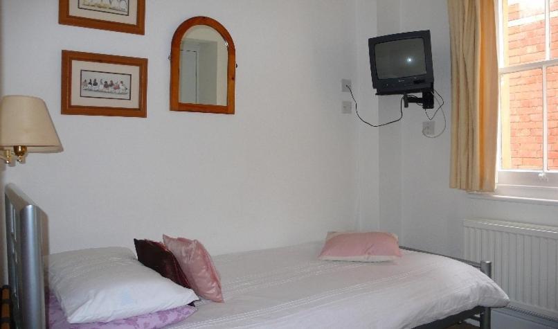 Colebrook Guest House Farnborough  Zewnętrze zdjęcie