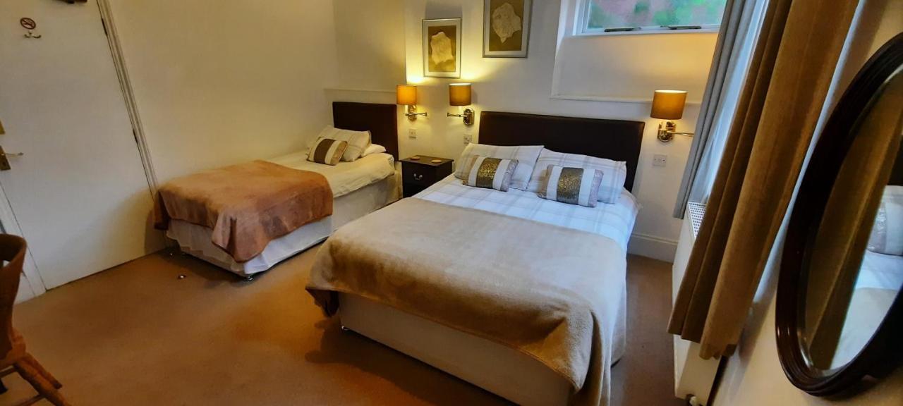 Colebrook Guest House Farnborough  Zewnętrze zdjęcie