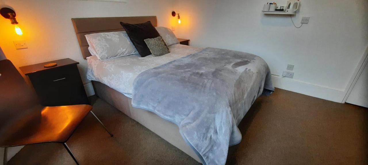 Colebrook Guest House Farnborough  Zewnętrze zdjęcie