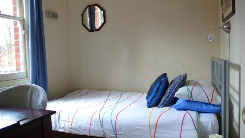 Colebrook Guest House Farnborough  Zewnętrze zdjęcie