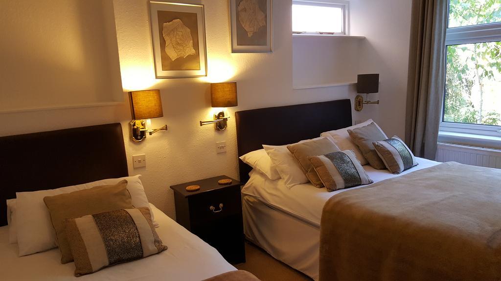 Colebrook Guest House Farnborough  Zewnętrze zdjęcie