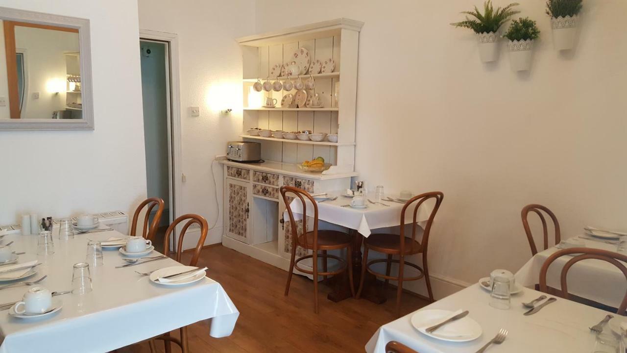 Colebrook Guest House Farnborough  Zewnętrze zdjęcie
